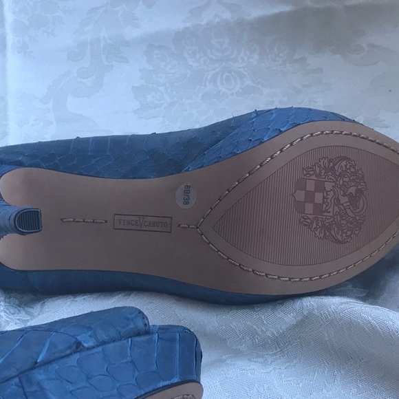 New Vince Camuto textured Leather pumps 8M - Picture 3 of 8
